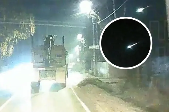Жители Коряжмы сняли на видео горящий объект в небе