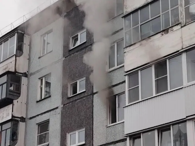 В Архангельске горела квартира в пятиэтажке на улице Дежневцев