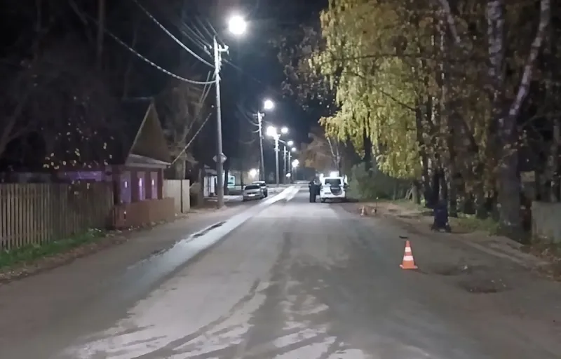 В Каргополе пьяный водитель без прав сбил коляску с ребёнком